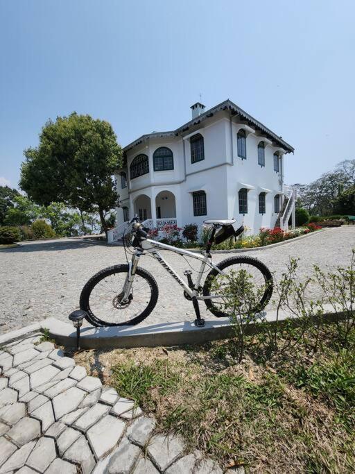 Niharika, The Old Place Villa Kalimpong Buitenkant foto